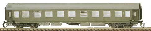 Express Train Passenger car type Y 2nd class Bme<br /><a href='images/pictures/Tillig/13632.jpg' target='_blank'>Full size image</a>